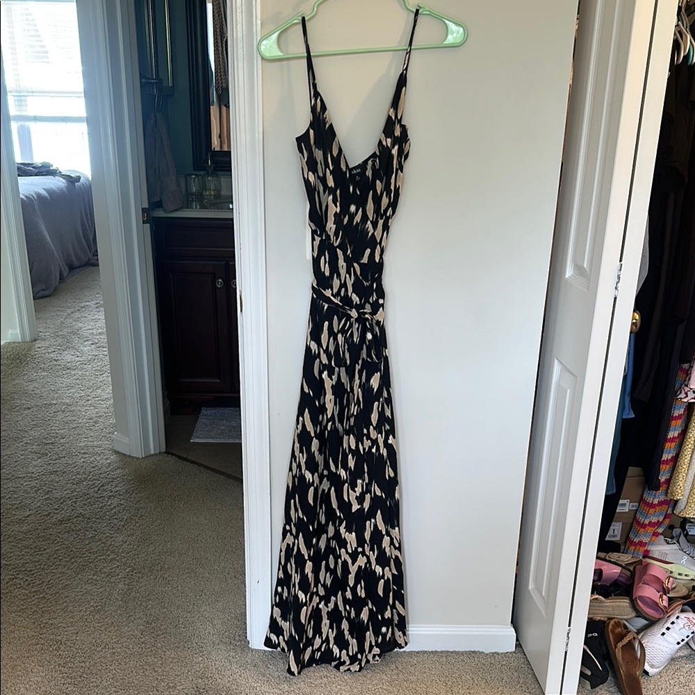 Vici Black and White Sleeveless Maxi Sundress